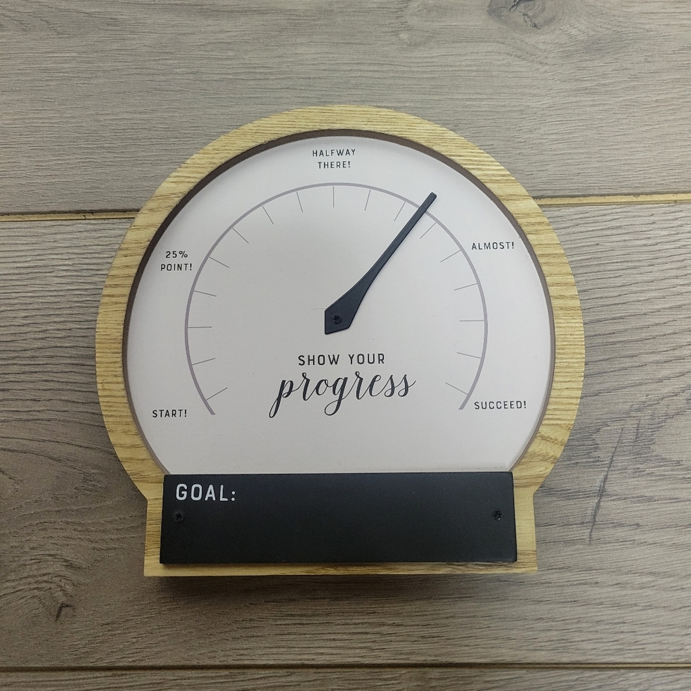 NWOT wood show your progress scale